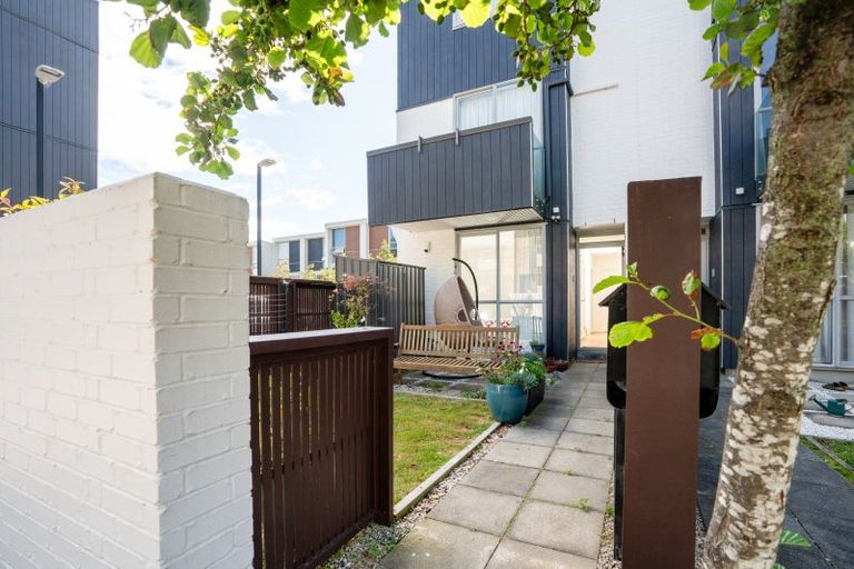 Photo of property in Altar Apartments, 38/120 Rintoul Street, Newtown, Wellington, 6021
