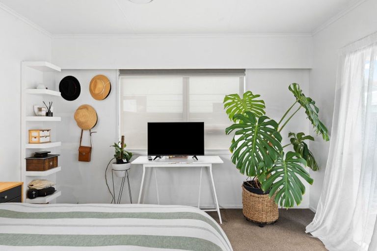 Photo of property in 1 Mahupuku Street, Greytown, 5712