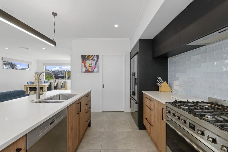 Photo of property in 17 Chimango Place, Rolleston, 7615