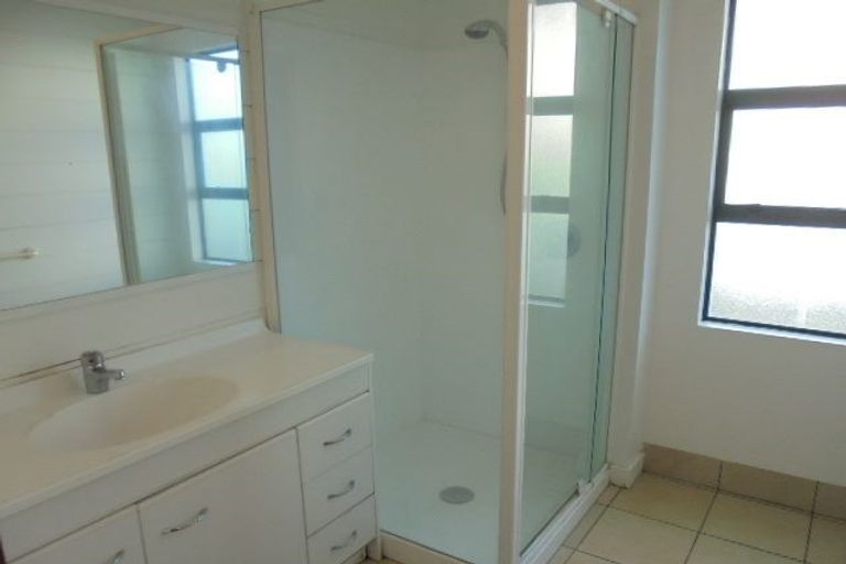 Photo of property in Te Awhina Apartments, 18/22u Sussex Street, Mount Cook, Wellington, 6021