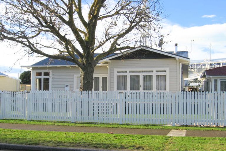 Photo of property in 2/121 Vigor Brown Street, Napier South, Napier, 4110