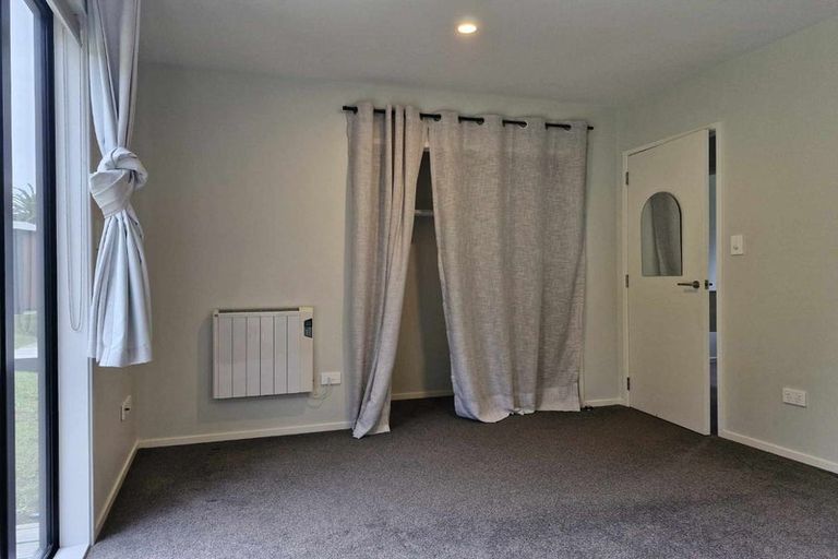 Photo of property in 32b Waiwaka Terrace, Strandon, New Plymouth, 4312