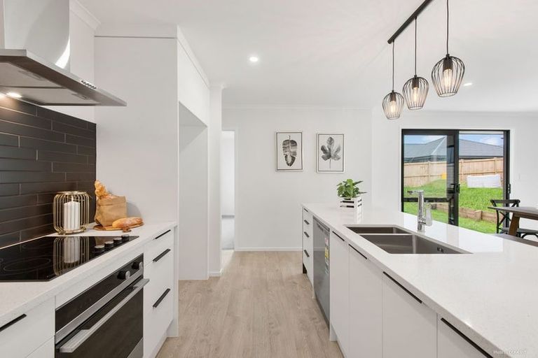 Photo of property in 11 Paul Way, Pokeno, 2402