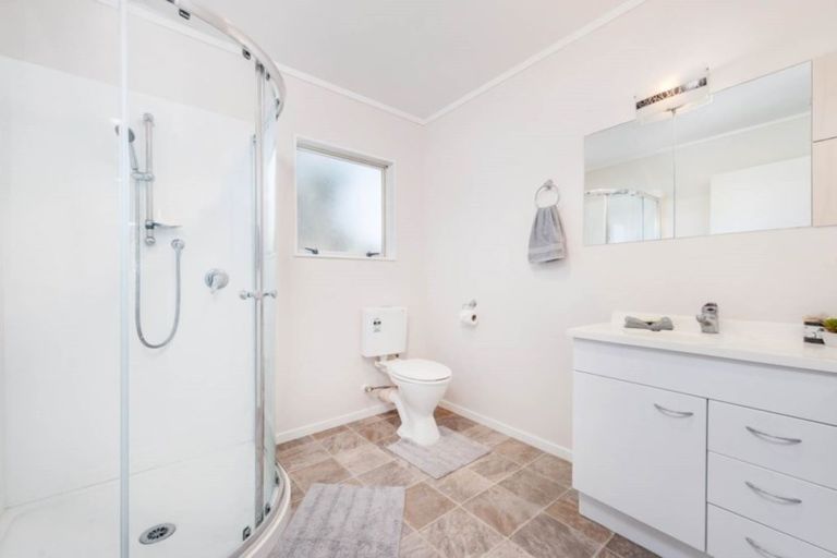 Photo of property in 13 Kinvig Place, Ranui, Auckland, 0612