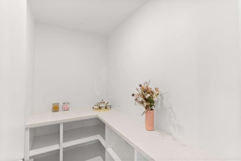 Photo of property in 19 Ellmers Street, Woodend, 7691