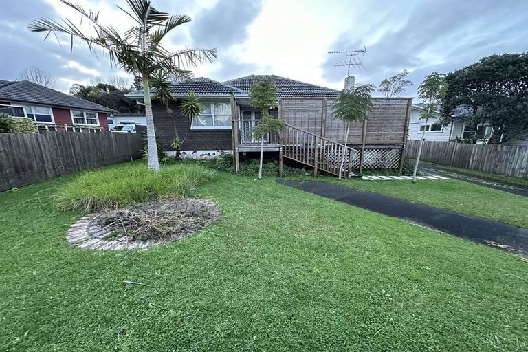 Photo of property in 42 Hilling Street, Titirangi, Auckland, 0604