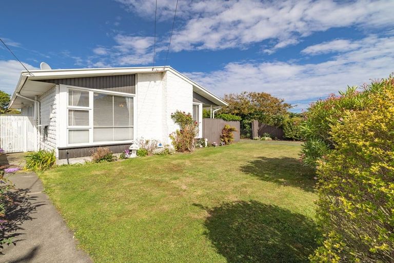 Photo of property in 33 Compton Street, Woolston, Christchurch, 8062