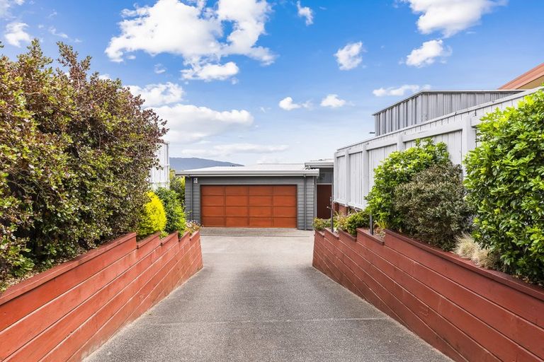 Photo of property in 12 Millennium Hill, Paraparaumu, 5032