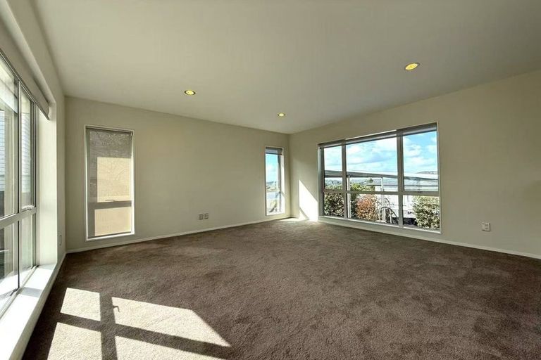 Photo of property in 240 Sturges Road, Henderson, Auckland, 0612
