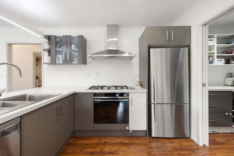 Photo of property in 28 Somerton Drive, Huntington, Hamilton, 3210