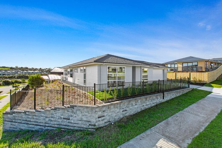 Photo of property in 38 Symes Drive, Red Beach, 0932