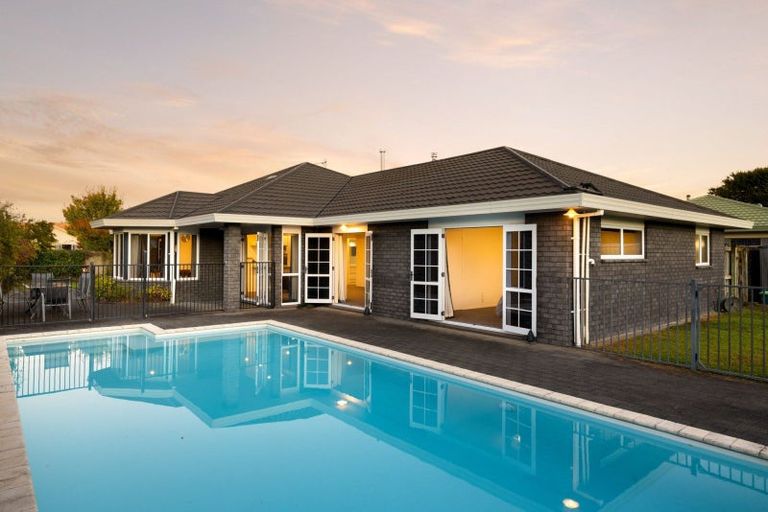 Photo of property in 31 Admiral Crescent, Flagstaff, Hamilton, 3210