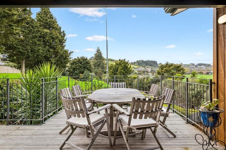 Photo of property in 57 Ridgeway Road, Pukekohe, 2120
