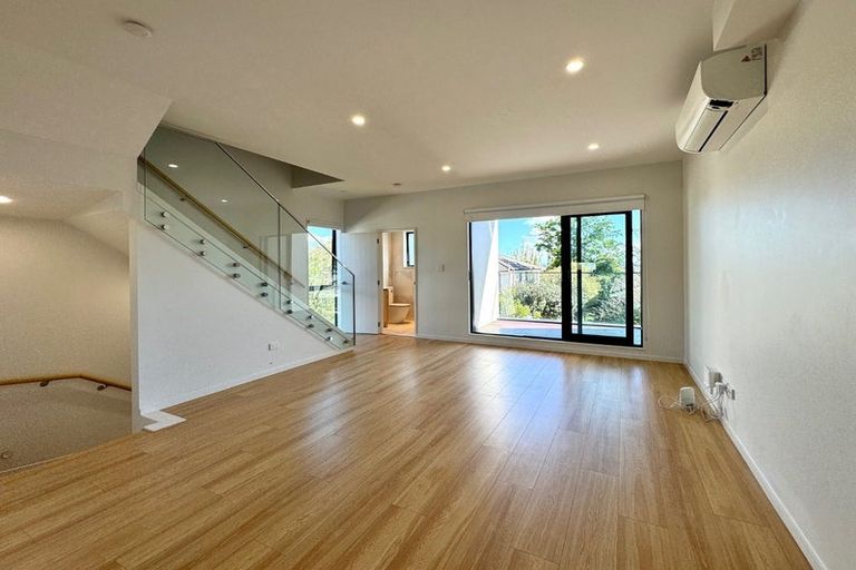 Photo of property in 523f Pakuranga Road, Howick, Auckland, 2010