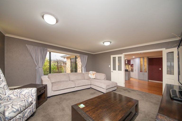 Photo of property in 46 Peter Hall Drive, Kelvin Grove, Palmerston North, 4414