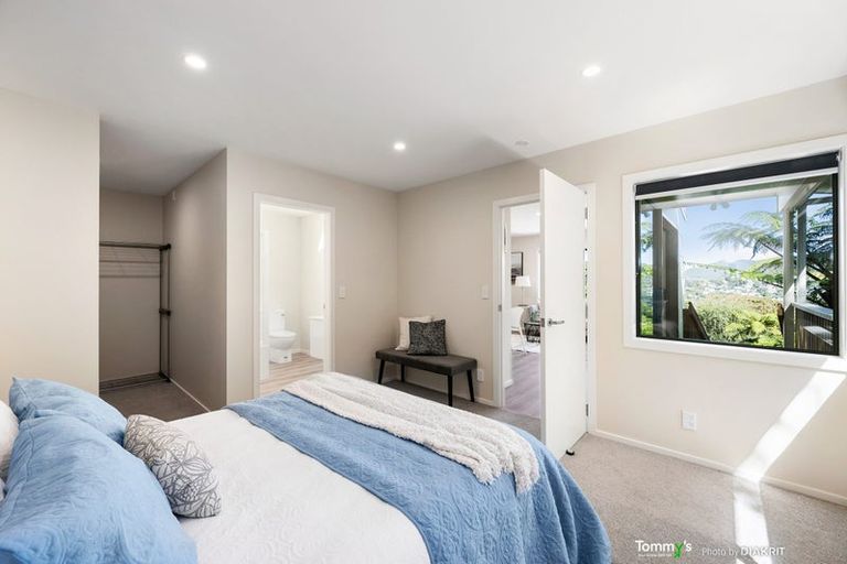 Photo of property in 2 Huntingdon Street, Northland, Wellington, 6012