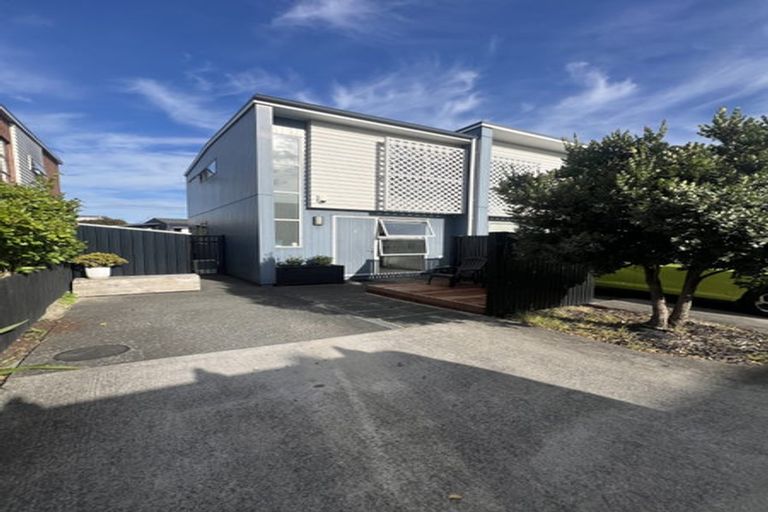 Photo of property in 18 Rangihina Road, Hobsonville, Auckland, 0616