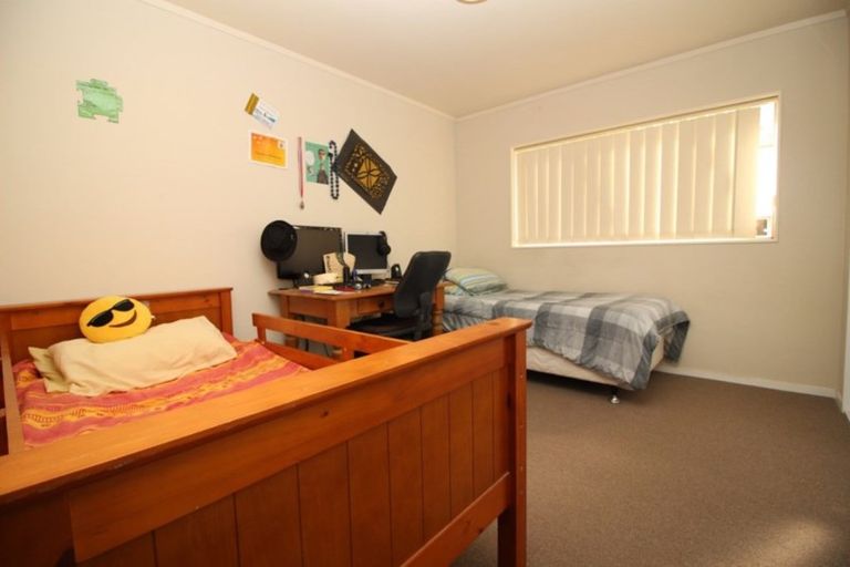 Photo of property in 12b Patrice Place, Massey, Auckland, 0614