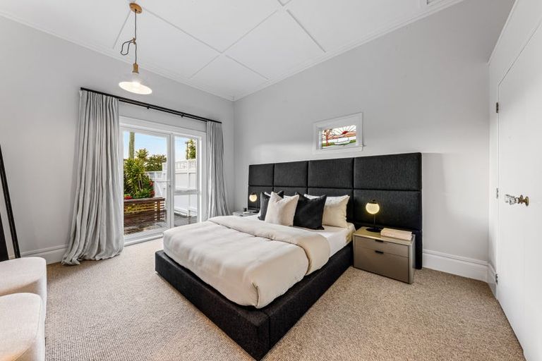 Photo of property in 1/20 Corrella Road, Belmont, Auckland, 0622