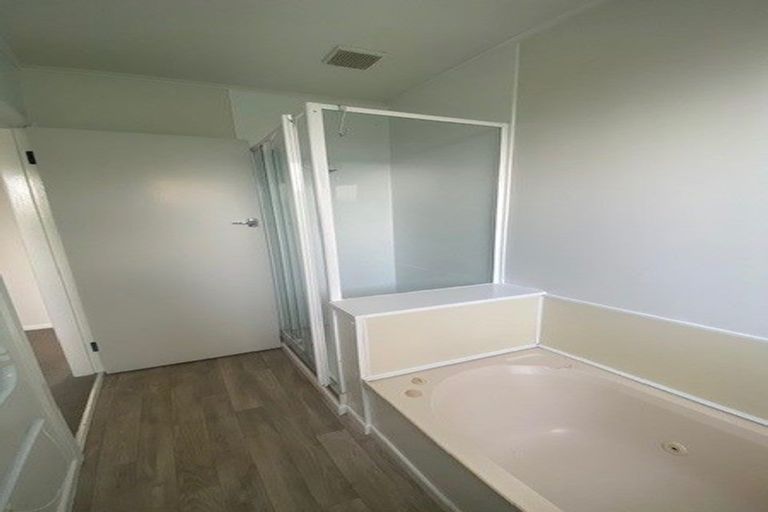 Photo of property in 4 Hallewell Crescent, Johnsonville, Wellington, 6037