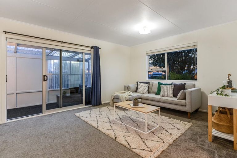 Photo of property in 3 Toporoa View, Ascot Park, Porirua, 5024