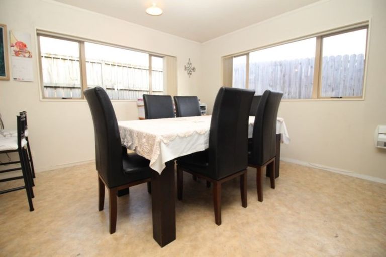 Photo of property in 12b Patrice Place, Massey, Auckland, 0614