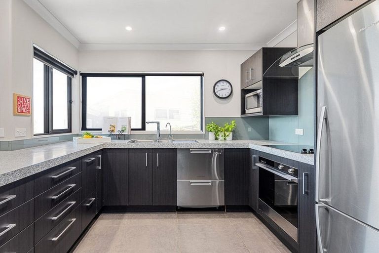 Photo of property in 18 Ko Place, Pyes Pa, Tauranga, 3112