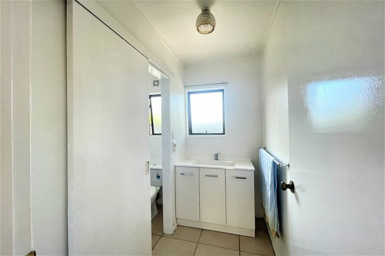 Photo of property in 2/17 Morrow Avenue, Bucklands Beach, Auckland, 2012