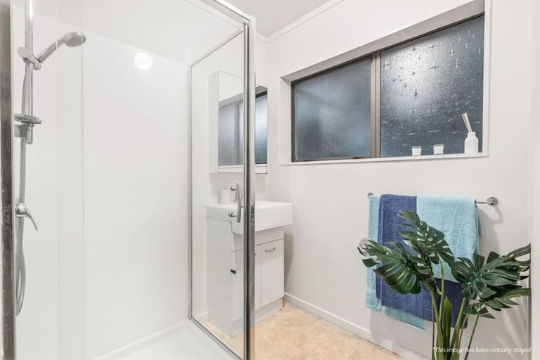 Photo of property in 2/31 Bowater Place, Manurewa, Auckland, 2102