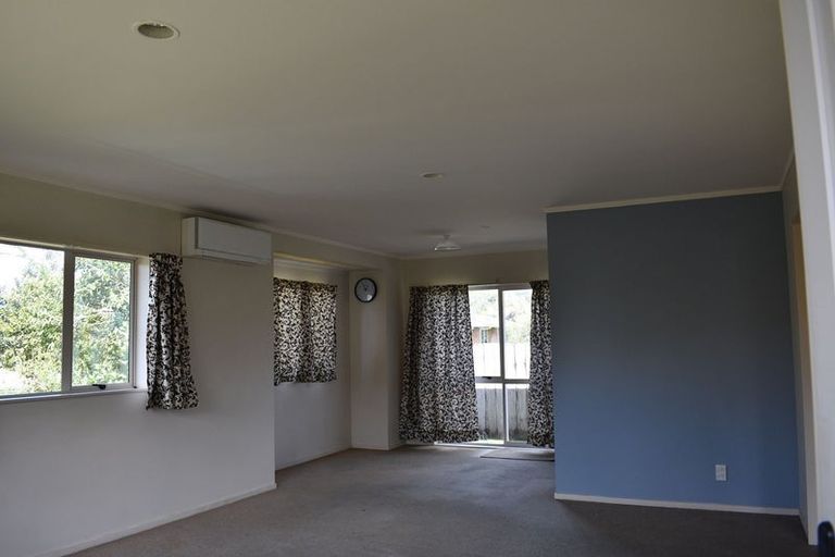 Photo of property in 9/43 Fruitvale Road, New Lynn, Auckland, 0600