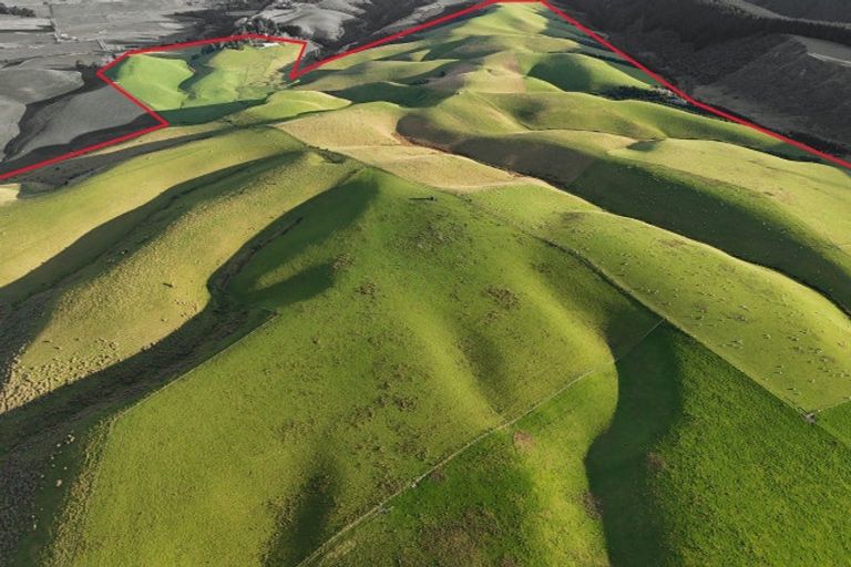 Photo of property in 16 Bay Road, Purakaunui, 9081
