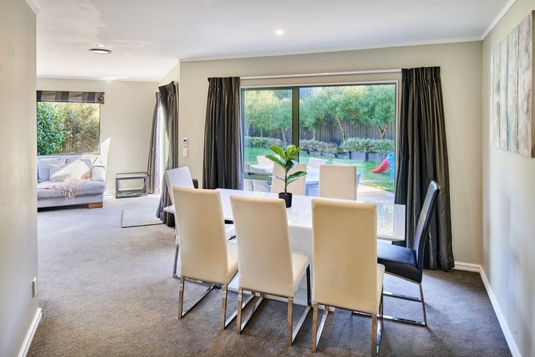 Photo of property in 28 Saunders Close, Whitby, Porirua, 5024