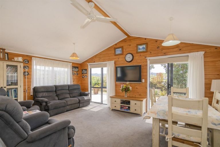 Photo of property in 24 Meadow Drive, Whitianga, 3510