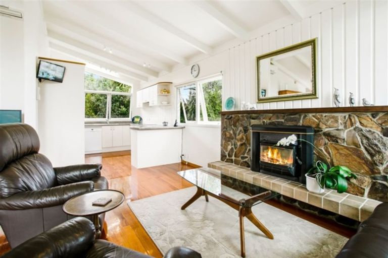 Photo of property in 13 Grendon Road, Titirangi, Auckland, 0604