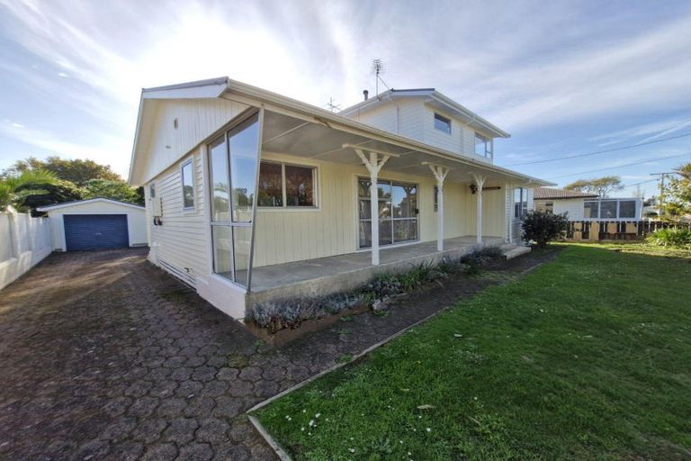 Photo of property in 35 Budleigh Street, Frankleigh Park, New Plymouth, 4310