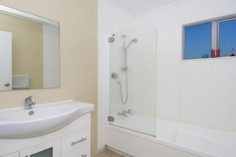 Photo of property in 27a Simpson Road, Papamoa Beach, Papamoa, 3118