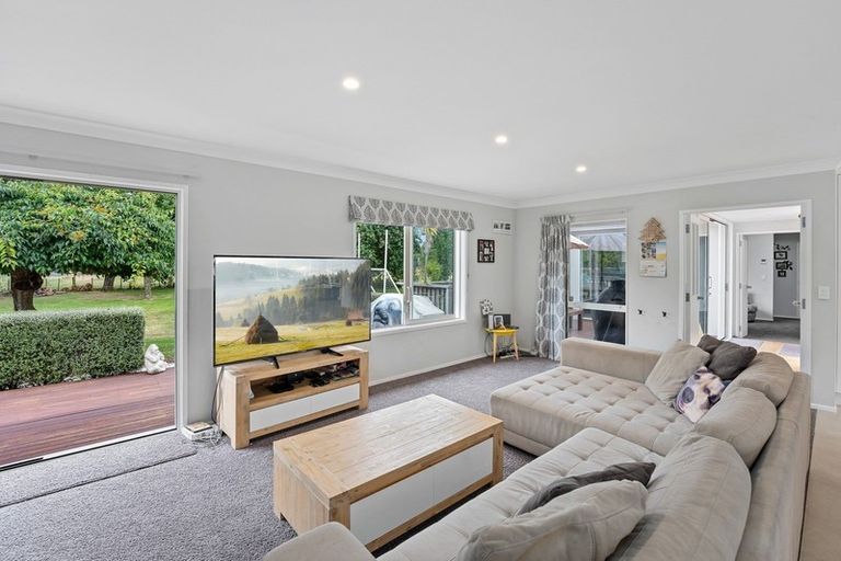 Photo of property in 52 Nimmo Avenue West, Waikanae, 5036