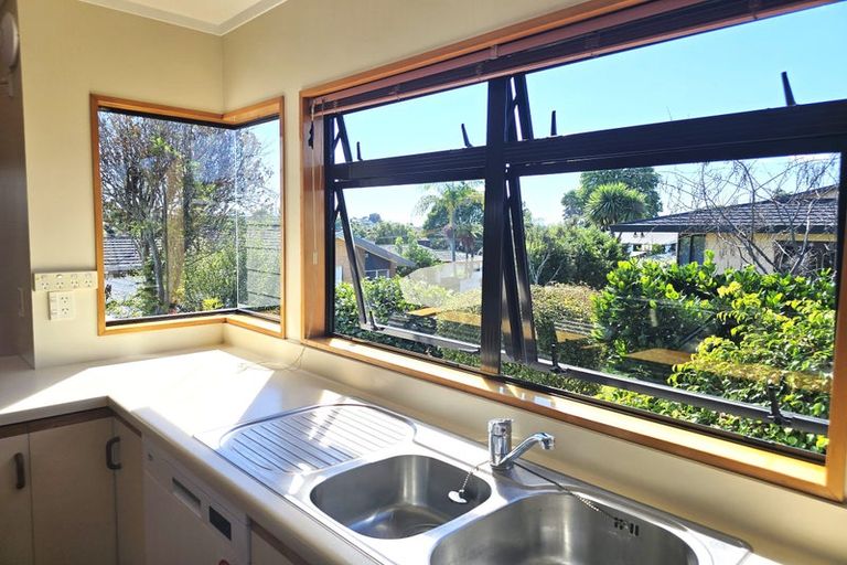 Photo of property in 58 Welcome Bay Road, Welcome Bay, Tauranga, 3112