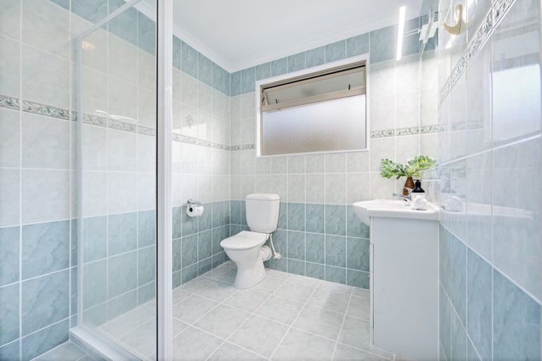 Photo of property in 38 Semillon Avenue, Henderson, Auckland, 0612