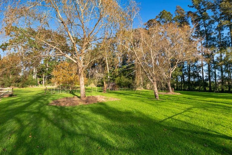 Photo of property in 2312 State Highway 16, Helensville, 0875