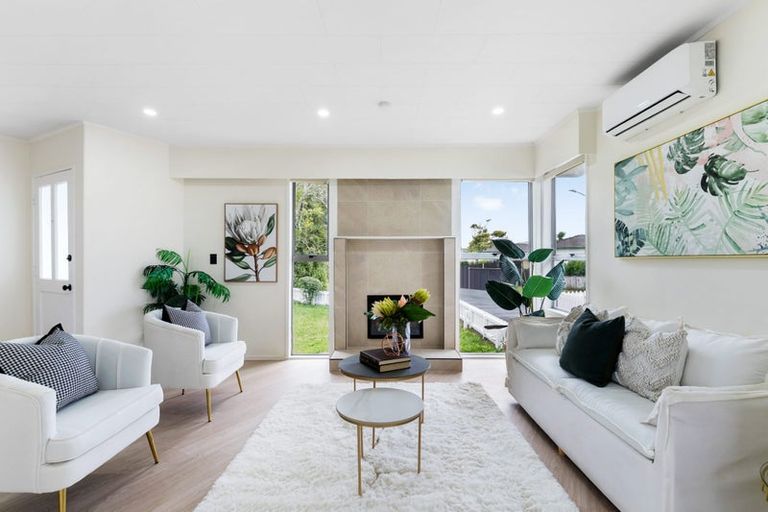 Photo of property in 17 Nan Place, Pakuranga Heights, Auckland, 2010