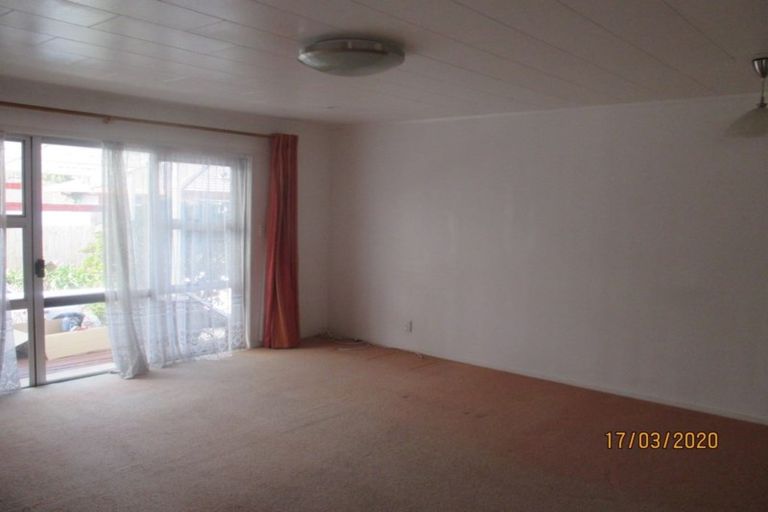 Photo of property in 2/133 Pigeon Mountain Road, Half Moon Bay, Auckland, 2012