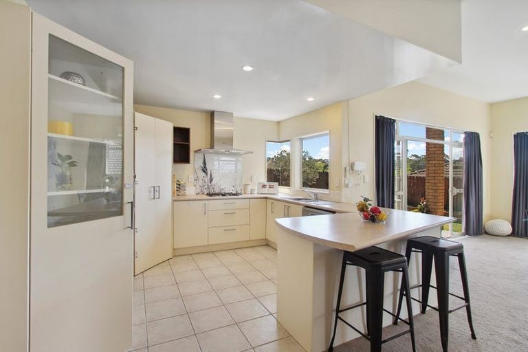 Photo of property in 50 Highfields Terrace, Henderson, Auckland, 0612