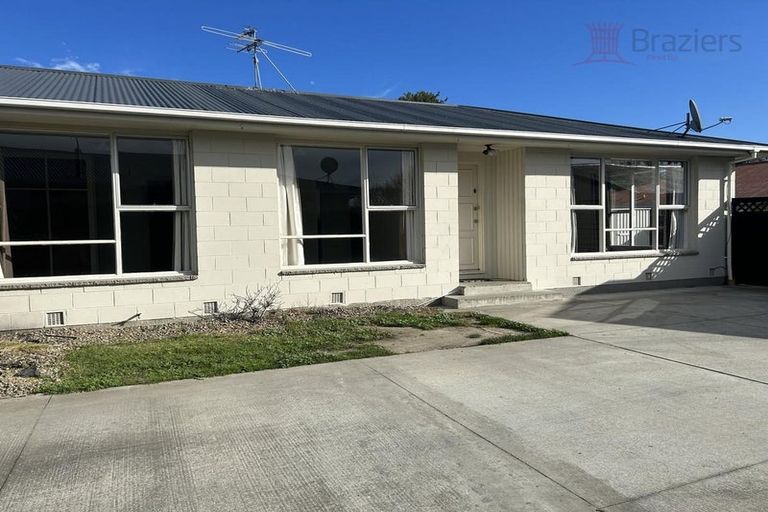 Photo of property in 18 Inwoods Road, Parklands, Christchurch, 8083