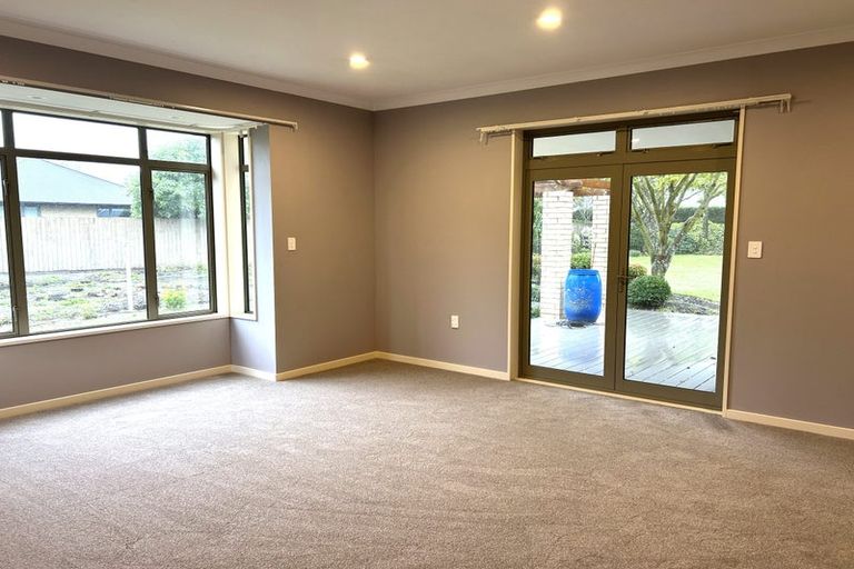 Photo of property in 35 Stonebridge Way, Prebbleton, 7604