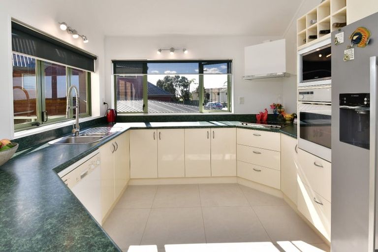 Photo of property in 59 Marellen Drive, Red Beach, 0932