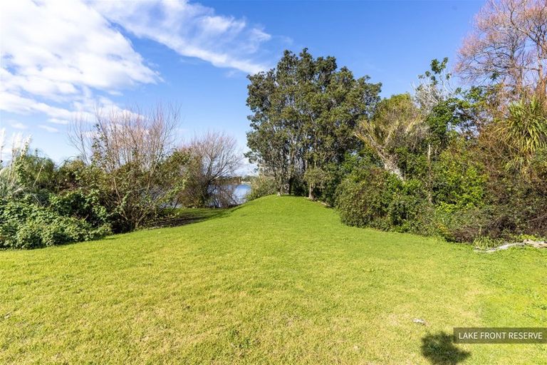 Photo of property in 18 Macbeth Court, Milford, Auckland, 0620