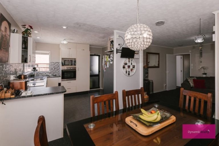 Photo of property in 7 Lydia Place, Kelvin Grove, Palmerston North, 4414