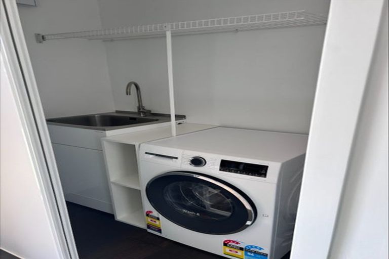 Photo of property in 49 Te Puketoka Lane, Mangere, 2022