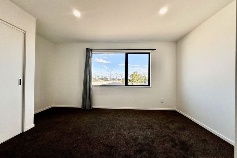 Photo of property in 50d Greenmeadows Avenue, Manurewa East, Auckland, 2102